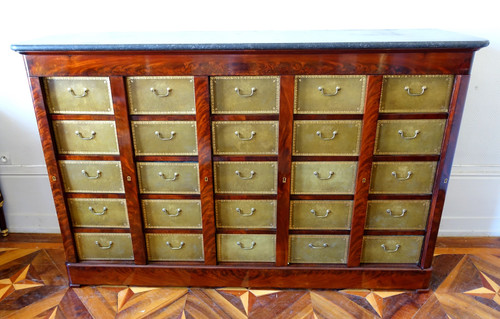 Bedeutende Mahagoni-Pappschachtel aus der Restaurationszeit – 192 cm