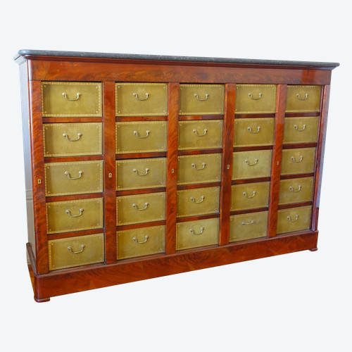 Bedeutende Mahagoni-Pappschachtel aus der Restaurationszeit – 192 cm