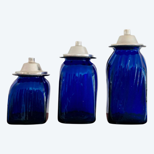 3 Apothekergläser aus kobaltblauem mundgeblasenem Glas und Aluminiumdeckeln, Italien