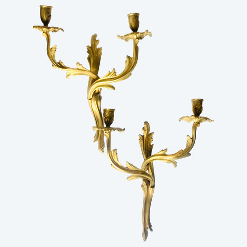 Paire d’appliques en bronze doré de style Louis XV 