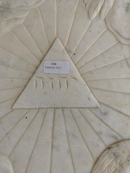 Flachrelief aus Marmor