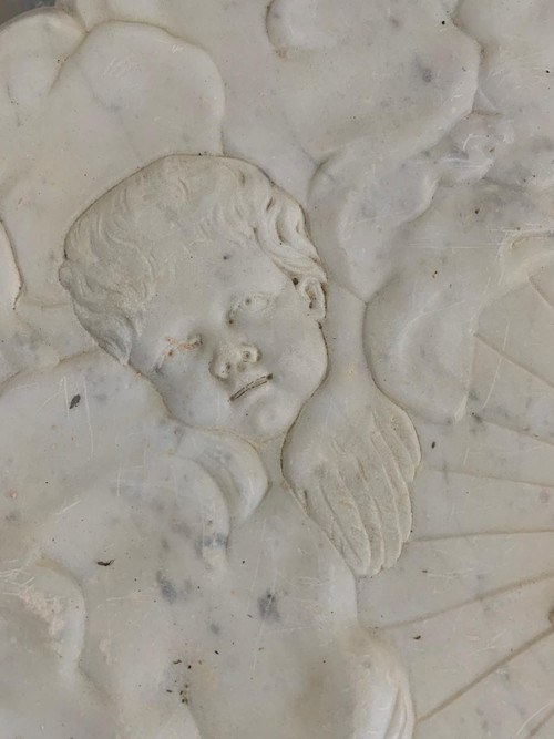 Flachrelief aus Marmor