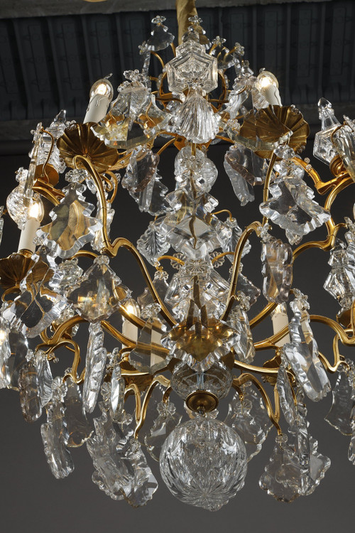 Lampadario a gabbia a sei luci, in bronzo dorato, decorato con nappe e pugnali in cristallo molato