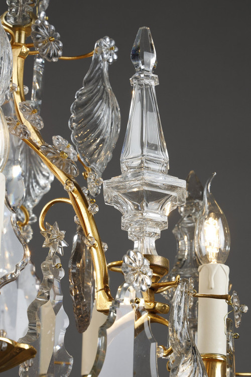 Lampadario a gabbia a sei luci, in bronzo dorato, decorato con nappe e pugnali in cristallo molato