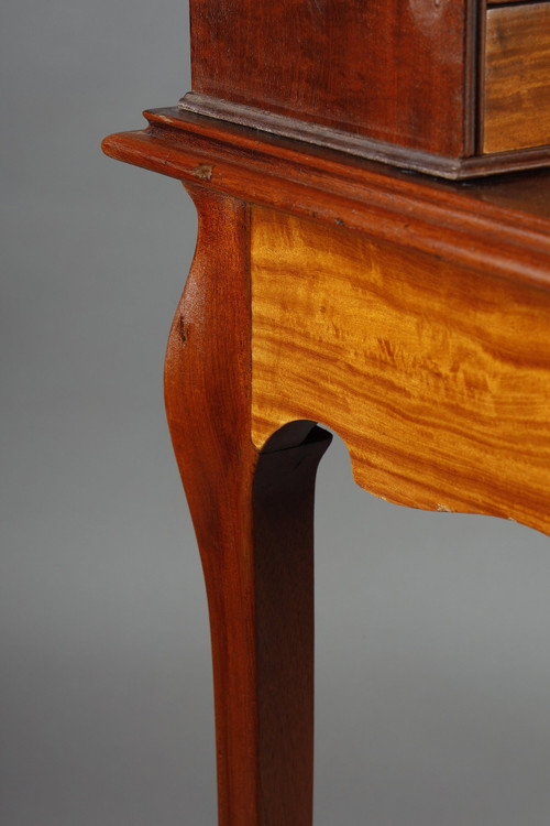 ART NOUVEAU MAHOGANY AND MAHOGANY VENEER STEPPED DESK