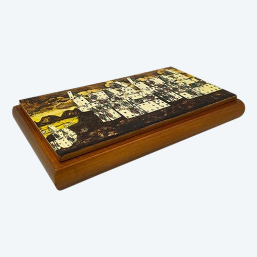 Wunderschöne Original-Spielkartenbox von Piero Fornasetti aus den 1970ern in ausgezeichnetem Zustand. Hergestellt in Italien