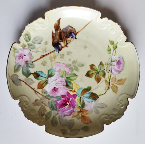 Limoges Plat En Porcelaine Peinte Les Roses Et Les Oiseaux