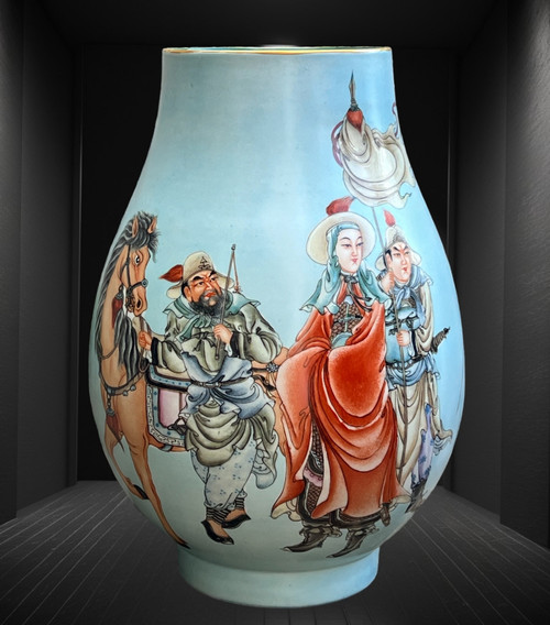 LARGE CHINA PORCELAIN BALUSTER VASE WITH POLYCHROME ENAMELED DECORATION, 39 CM