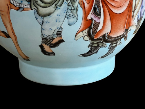 LARGE CHINA PORCELAIN BALUSTER VASE WITH POLYCHROME ENAMELED DECORATION, 39 CM