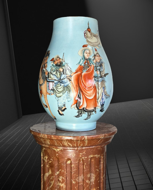 LARGE CHINA PORCELAIN BALUSTER VASE WITH POLYCHROME ENAMELED DECORATION, 39 CM