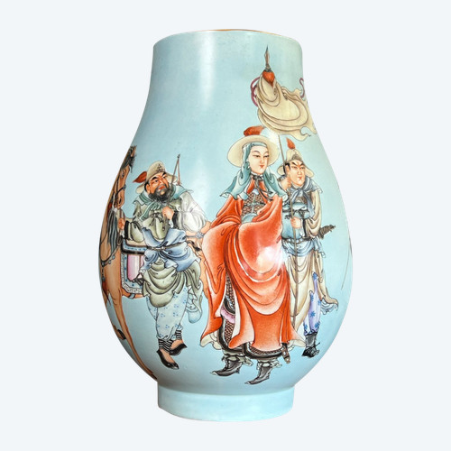 LARGE CHINA PORCELAIN BALUSTER VASE WITH POLYCHROME ENAMELED DECORATION, 39 CM