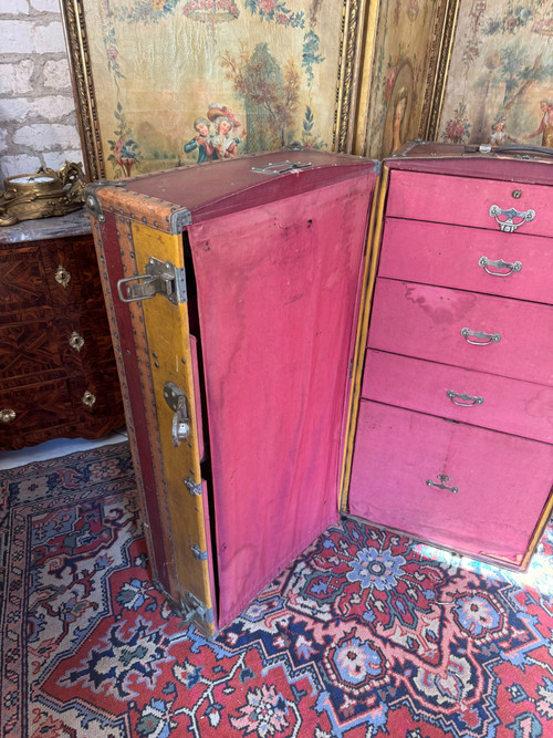 1920S BOAT OR TRAVEL TRUNK