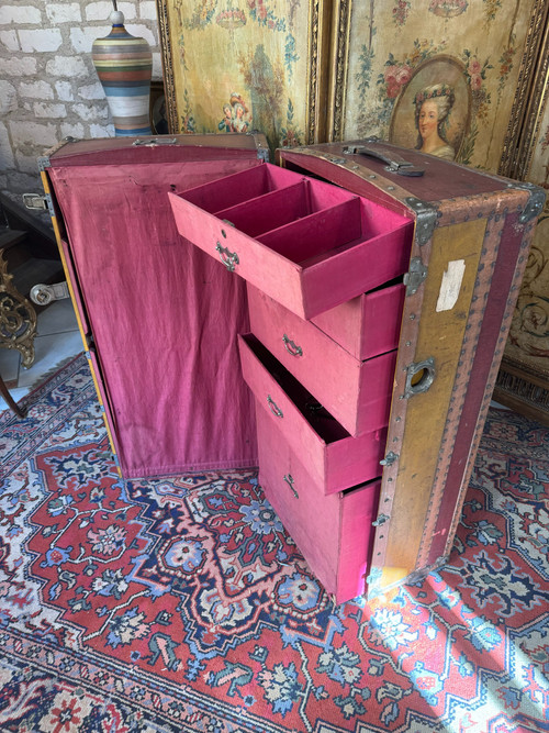 1920S BOAT OR TRAVEL TRUNK