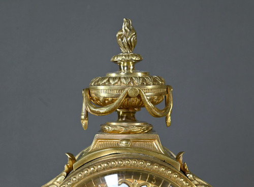 Bronze clock, signed G.Philippe Palais Royal - 1870