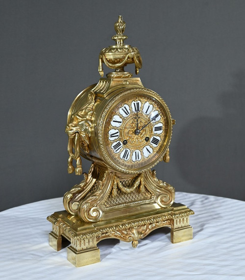 Bronze clock, signed G.Philippe Palais Royal - 1870