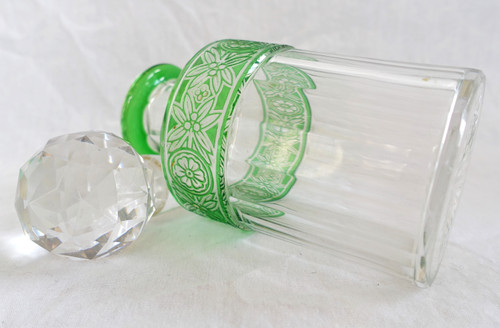 Perfume bottle in Baccarat green overlay crystal, Empire model - 15,2cm
