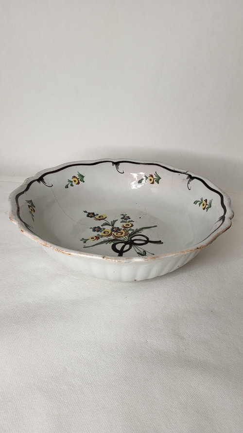 Nevers earthenware salad bowl - 18th century