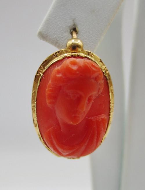 Coppia di orecchini, XIX secolo.