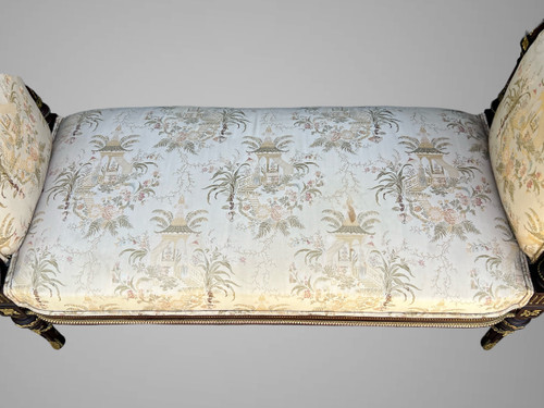  BANQUETTE / WINDOW SEAT / IN MAHOGANY DECORATED WITH ORMOLU IN THE LOUIS XVI STYLE