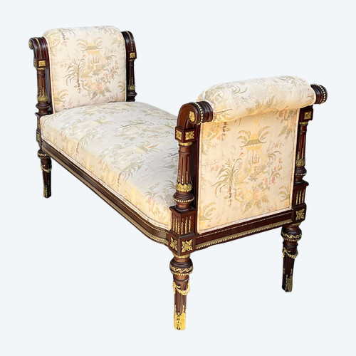  BANQUETTE / WINDOW SEAT / IN MAHOGANY DECORATED WITH ORMOLU IN THE LOUIS XVI STYLE