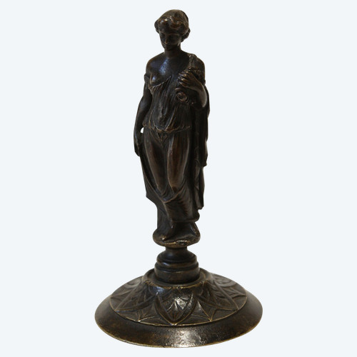 Scultura in bronzo di donna in stile antico, fine XIX secolo