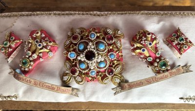 Remarkable Chasse De La Compagnie Sainte Ursule - 19th century