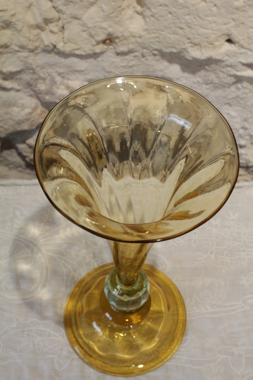 Yellow and blue glass vase from the Portieux crystal glassworks, late 19th century