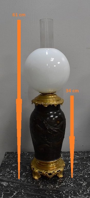 Paire de Lampes Asiatiques à Patine Brune - 1900
