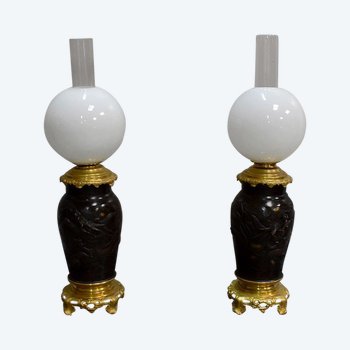 Paire de Lampes Asiatiques à Patine Brune - 1900