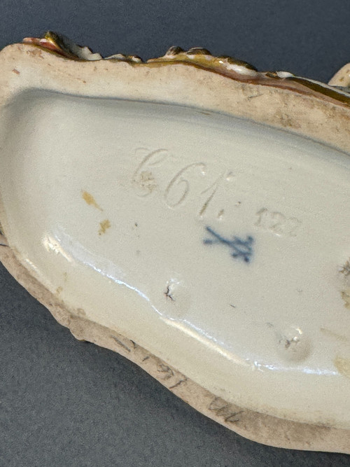 Meissen 'L'Amour sculptant son arc' Cupid porcelain N° C 61