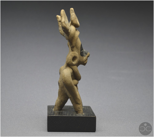 Messico, 450 - 750 d.C., Cultura di Veracruz, Fischietto rituale con figura di guerriero, Ceramica