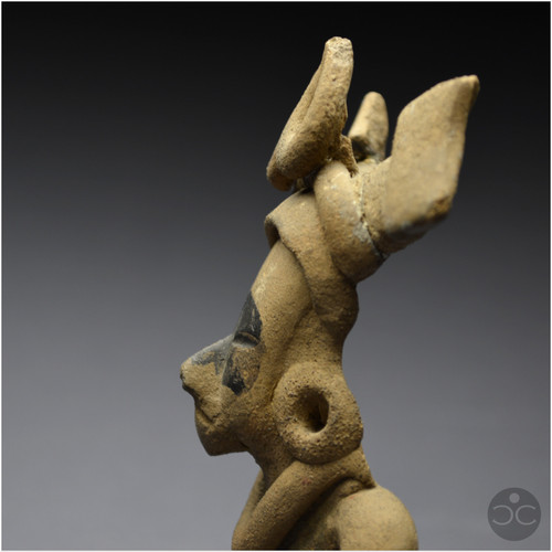 Messico, 450 - 750 d.C., Cultura di Veracruz, Fischietto rituale con figura di guerriero, Ceramica