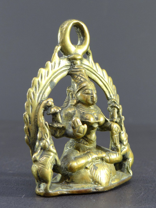 Inde, XIXème Siècle, Autel à Suspendre En Bronze Dédié à La Déesse Lakshmi Aux éléphants. 