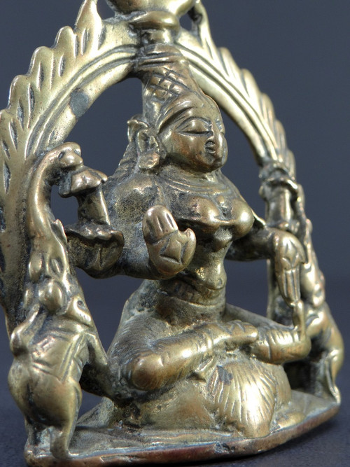 Inde, XIXème Siècle, Autel à Suspendre En Bronze Dédié à La Déesse Lakshmi Aux éléphants. 