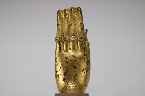 Mano di Buddha in bronzo dorato