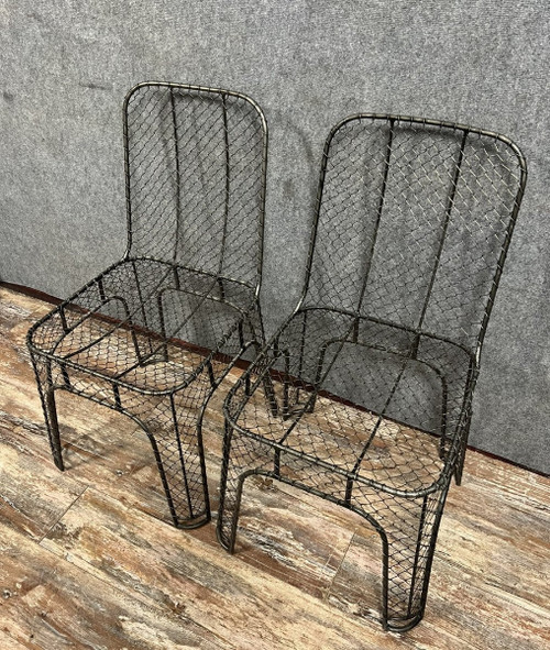 coppia di sedie in ferro intrecciato di design industriale del 1980 circa