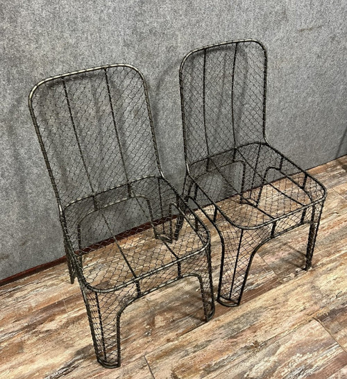 coppia di sedie in ferro intrecciato di design industriale del 1980 circa