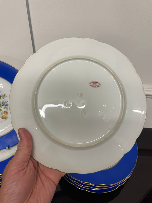 Suite De 12 Assiettes En Porcelaine Décor Fleurs Peint A La Main Charles Pillivuyt 