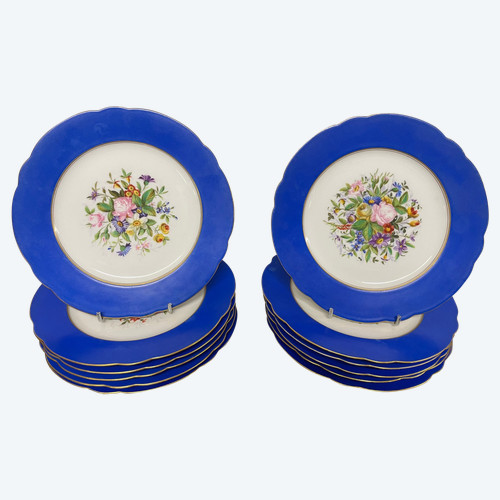 Suite De 12 Assiettes En Porcelaine Décor Fleurs Peint A La Main Charles Pillivuyt 