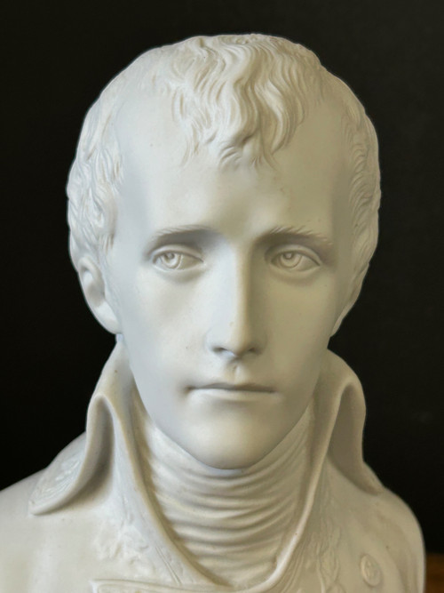 Busto del Primo Console Napoleone Bonaparte in porcellana di biscuit - Impero