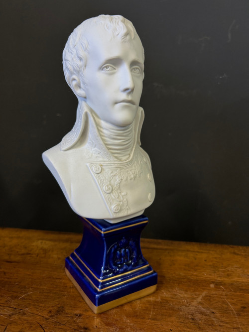 Busto del Primo Console Napoleone Bonaparte in porcellana di biscuit - Impero