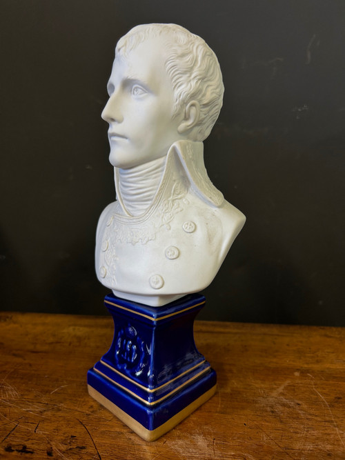 Busto del Primo Console Napoleone Bonaparte in porcellana di biscuit - Impero