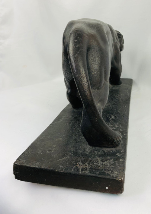 Große Art-Déco-Skulptur aus Gips "Löwin"