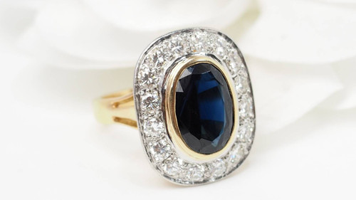Anello pompadour bicolore in oro, zaffiri e diamanti