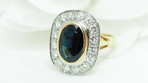 Anello pompadour bicolore in oro, zaffiri e diamanti