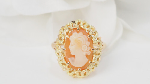 Anello vintage in oro giallo e cammeo