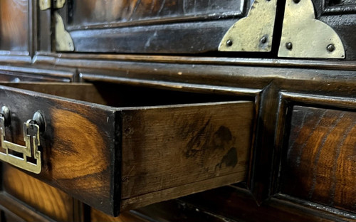 Mobile cinese in legno di ferro e bronzo dorato, XIX secolo