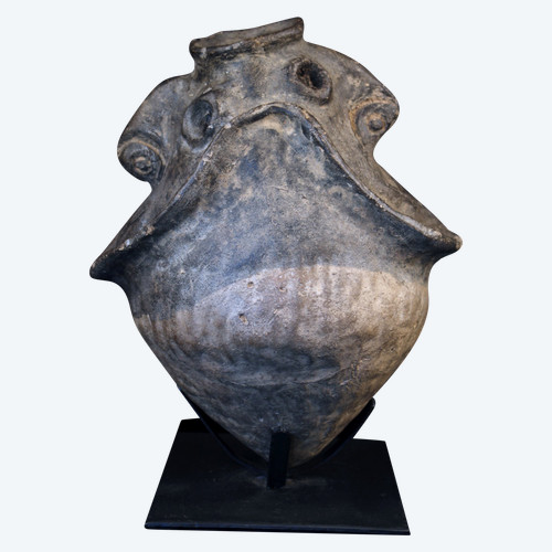 Ritual pottery, Oceanian art, tribal art, Oceania Papua New Guinea, terracotta sculpture