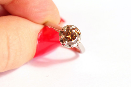 Solitario con diamante Fancy Cognac, anello solitario in platino