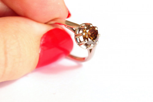 Solitario con diamante Fancy Cognac, anello solitario in platino